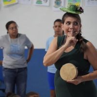 Projeto leva cultura indígena e histórias tradicionais às escolas do litoral