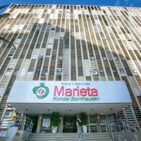 Moradora espera horas por atendimento no Marieta