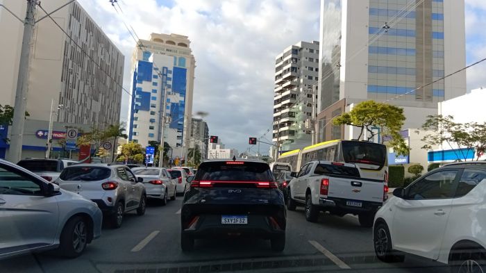 Contorno Sul tem fila de 7 km na manhã desta quarta-feira