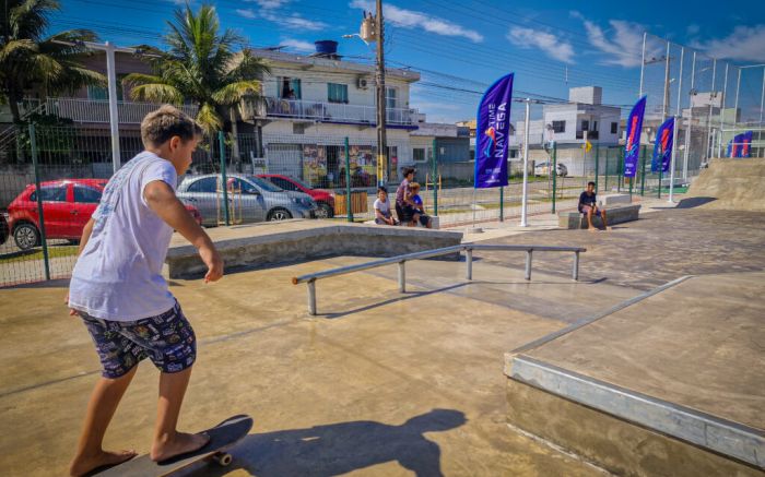 Basquete, skate e academia ao ar livre fazem parte da praça (Foto: Divulgação)