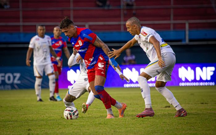 Cerca de 3,4 mil torcedores foram ao Gigantão neste domingo (Foto: Vica Bueno)
