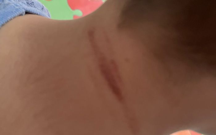 Mulher lembra que filhos apareciam machucados e tinham até que limpar o local (Foto: Leitor)