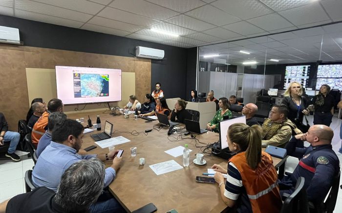 Equipes da prefeitura e da Defesa Civil seguem mobilizadas para atender ocorrências em Balneário Camboriú (Foto: Divulgação)