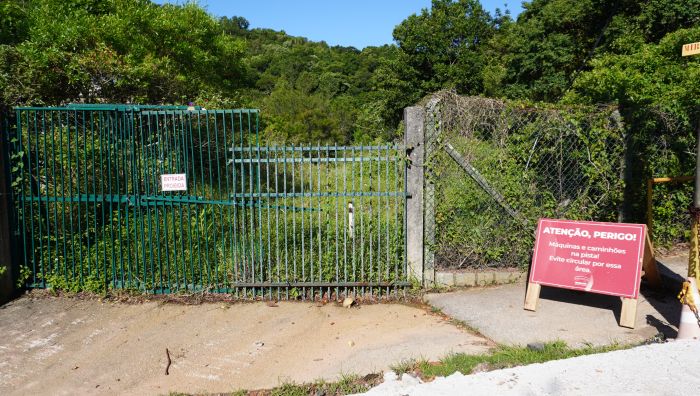 Terreno particular viraria público pra atender parque privado