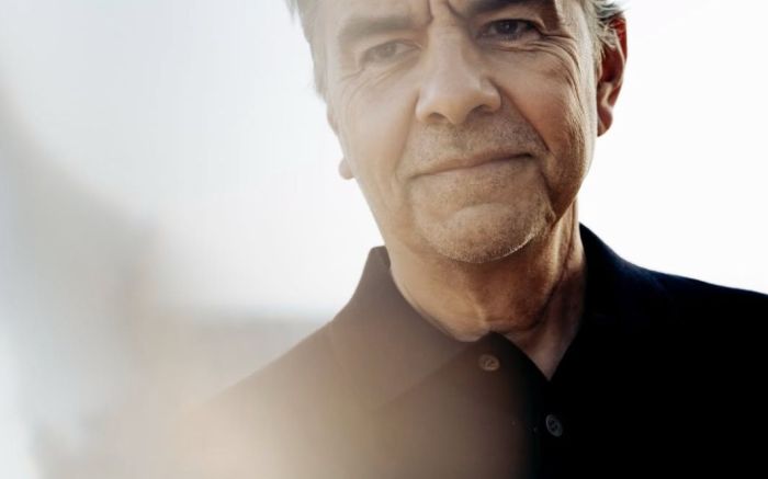 DJ francês comanda noite especial na Praia Brava com line-up de peso