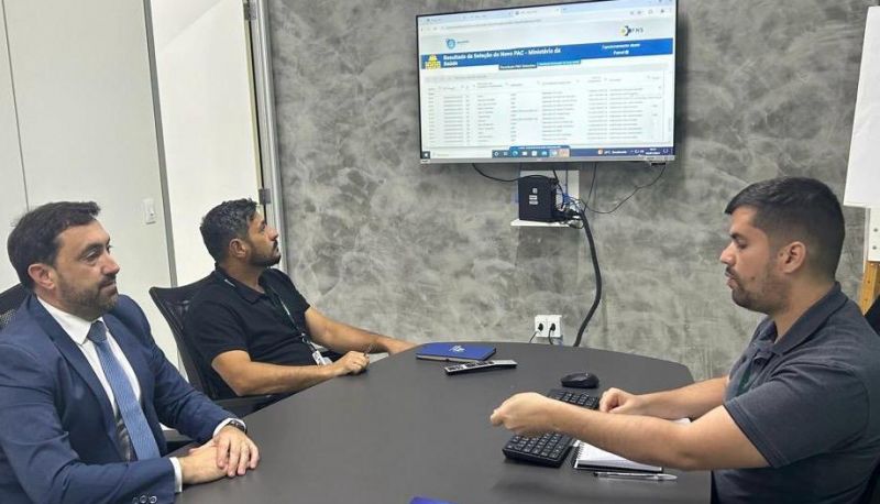 O ex-prefeito, suplente de deputado federal e pré-candidato à estofadinha cadeira da Mariscolândia, Evandro dos Navegantes (PSD), cumprindo agenda em Brasólia, buscando informações e ações que podem ser implementadas na terra do Beto Carrero (foto: divulgação)