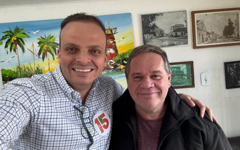 O Wilson Rebello Júnior, o Rebelinho, visitou o pançudinho escriba e esticou os dentes pra dizer que o candidato a prefeito, o Xoxodine, ops, Carlos Chiodini (MDB), vai bem, obrigado! (foto: divulgação)