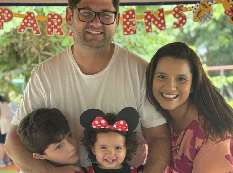 Ela é pura alegria, simpatia, carinho e bagunça, Maria Luiza, a Malu, comemora hoje seus dois aninhos e vai festejar assim juntinho com o mano João Felipe e seus pais Rodrigo Cavallari e Paty. Parabéns querida e que papai do céu abençoe as suas escolhas.