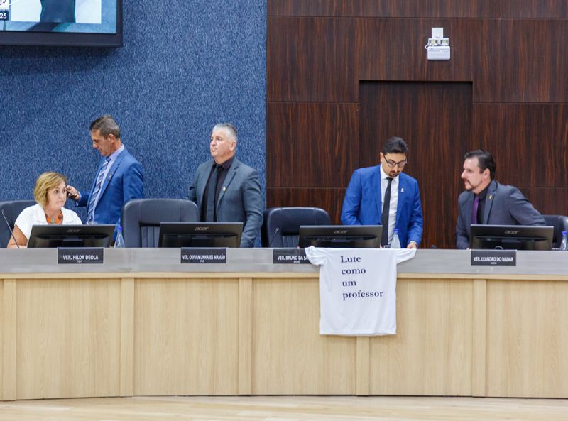 Governo faz tratoraço na piramidal, falta comunicação pra explicar a saúde financeira da decisão e vereadores “ficam gripados” pra evitar exposição