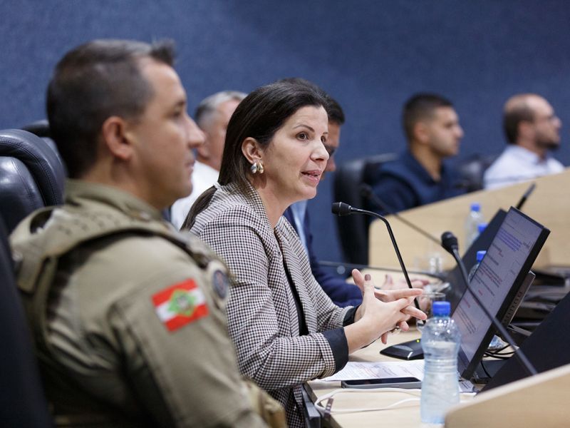 Positivo! A vereadora Liliane Fontenelle (PL), a dra. Pix, promoveu audiência pública na piramidal casa do povo pra tratar do terreno do antigo presídio