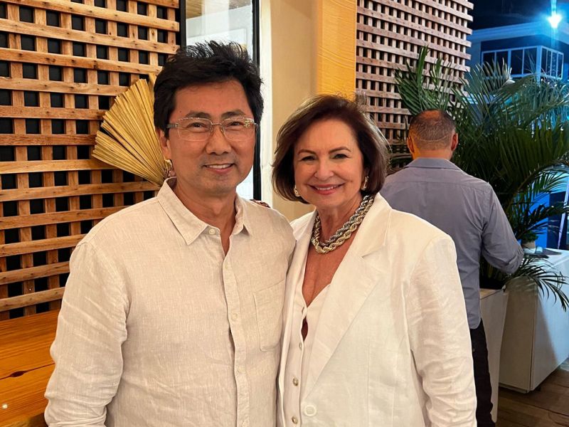 Evento Náutico - A Fibrafort, estaleiro de Itajaí que fabrica as lanchas Focker, festejou 35 anos de história em grande estilo. Durante as últimas duas semanas, a marca recebeu convidados e clientes na Marina Itajaí, como parte do evento anual Fibrafort Factory. Entre os convidados do evento estava o casal José Carlos Dagnoni e Silvana Kowalsky Dagnoni. Também marcaram presença Sandro Kakuda e Rita de Cássia Soares. (foto: divulgação)