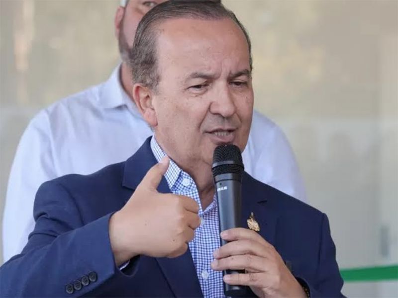 O governador Jorginho Mello (PL) puxou o freio do cavalo, ainda despenteado, com relação a privatizar a Casan