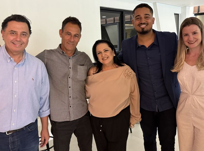 Do time V&A: Rudi Bayer, Arthur Quaresma, Adriana Pauletti, Júlio Monteiro e Joana Schveitzer