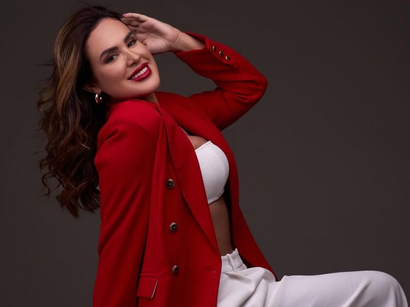 Dia da Mulher - Débora Oliveira esteve à frente do evento Elas Conectam que rolou no hotel Blue Sea, em Itapema. O encontro foi organizado pelo coletivo Elas de Batom e homenageou o Dia Internacional da Mulher (foto: Fernanda Peixoto)