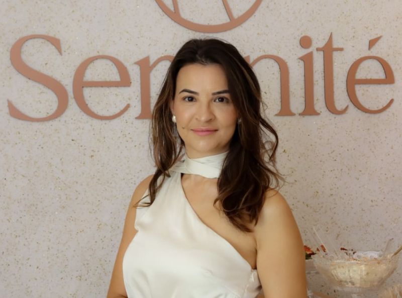 Lilian Urbinati, leia-se Serenité Nail Spa, ali na rua Joinville, 274, está encantada com o rápida fidelização da mulherada ao espaço que ficou uma graça. Eu gostei muito da equipe, atendimento, produtos e já sou frequentadora da Serenité. Vale conferir!