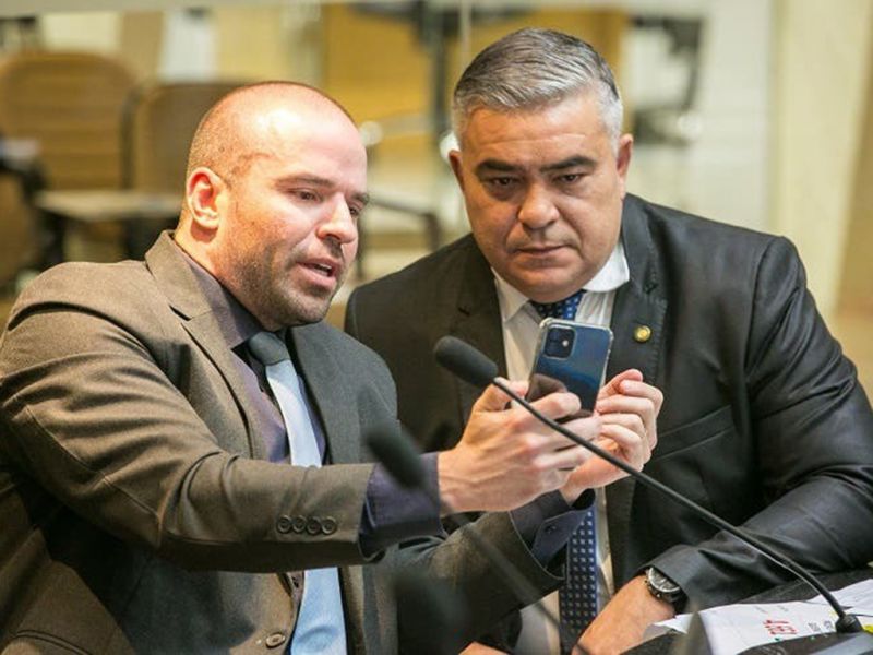 Grupo anti-vacina em crianças, na Leléia, conquista apoio dos deputados do PL, sargento Lima e Jessé Lopes, e quer audiência pública. Absurdo!!! (foto: divulgação)