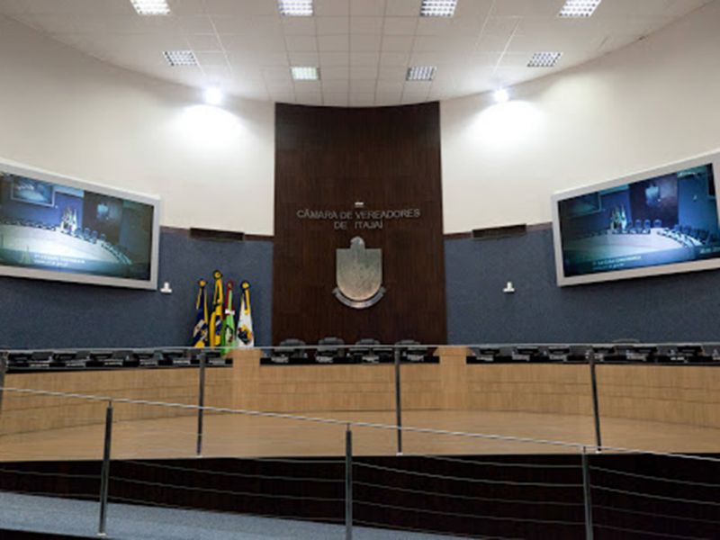 Oh, delícia! Vereadores da piramidal aumentam o vale-alimentação para si próprios em 36%. Só o vale é mais do que um salário mínimo! (foto: divulgação)