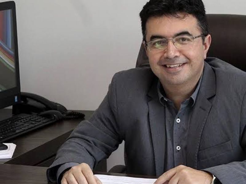 Família & família! O secretário de Assistência Social, Mulher e Família, Omar Tomalih, garante cargão pra patroa na Câmara de BC