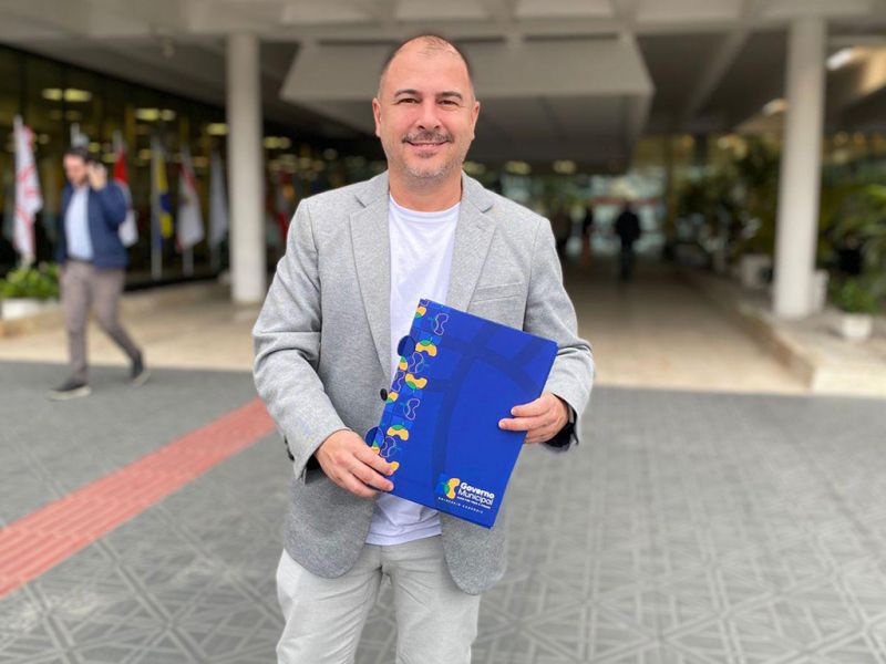 O vereador Ricardinho da Saúde (PRD) conseguiu quase um milhão de reais em emendas, sem ir pra Brasília. Milagre? (foto: divulgação)