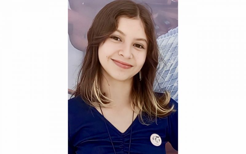 Manuela Pinheiro de Souza completa no dia 25 seus 18 anos. Ao lado dos pais Chris e China e alguns amigos vai comemorar sua ‘data querida’. Parabéns!