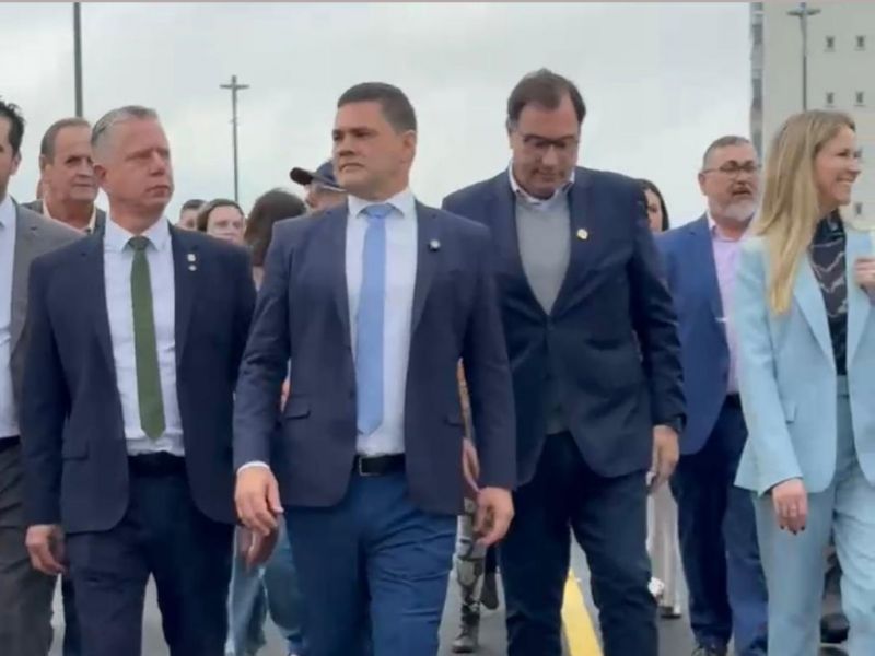 Abertura simbólica da ponte João Omar Macagnan, no São Judas, em Itajaí, com a presença do prefeito Robison Coelho (PL) e do governador em exercício, desembargador Francisco Oliveira Neto. Inauguração oficial será na quarta-feira