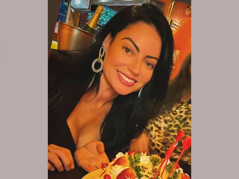 Idade Nova - Juliana Gast festejou a idade nova entre amigas sábado, no ambiente do Taj Bar. A coluna deseja tudo de melhor! (foto: Arquivo Pessoal)