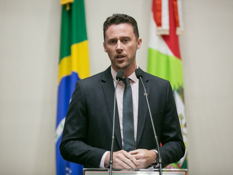 Presidência - Desde sexta-feira, o deputado estadual Fernando Krelling (MDB), que integrou missão da Alesc à Ásia, assume a presidência da Assembleia Legislativa por um período de sete dias. O vice-presidente da Casa ficará no cargo durante a licença do presidente titular, deputado Julio Garcia (PSD), que retoma suas atividades em 4 de julho. (Divulgação/Agência AL)