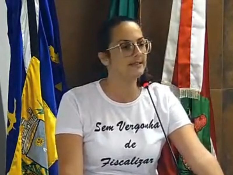 A vereadora Adriana Ana Fortunato (PSDB), de Piçarras, quer saber sobre projetos da construção civil protocolados no Planejamento desde 2019, e ainda pendentes