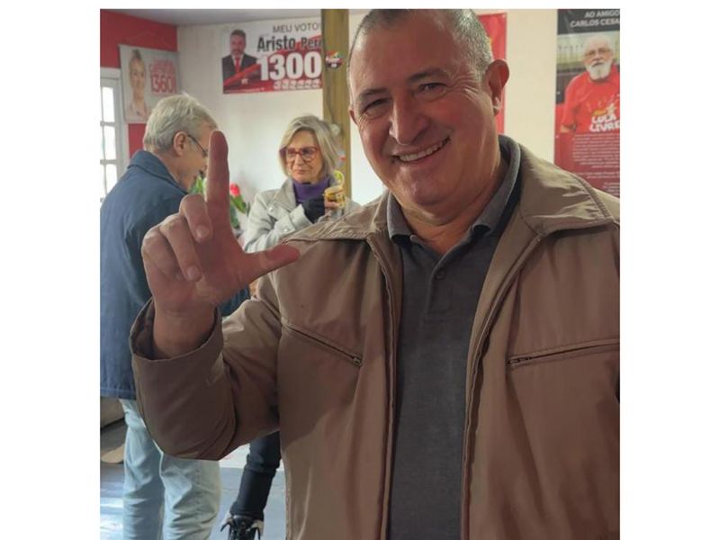 O Mozart Serpa de Toledo foi reeleito presidente do PT da Dubai City (foto: divulgação)