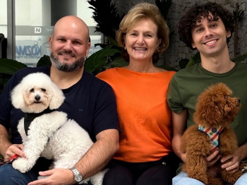 De bem com a vida, em dia leve de reunir a família, o querido Alexandre Balan, Jaqueline Balan e João Maciel