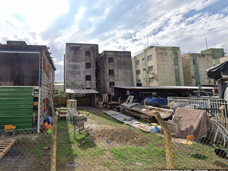 Prefa de Itajaí atendeu ao pedido do vereador Sandro Serpa (PSDB) e vai demolir blocos abandonados do Portal do Vale, no São Viça 