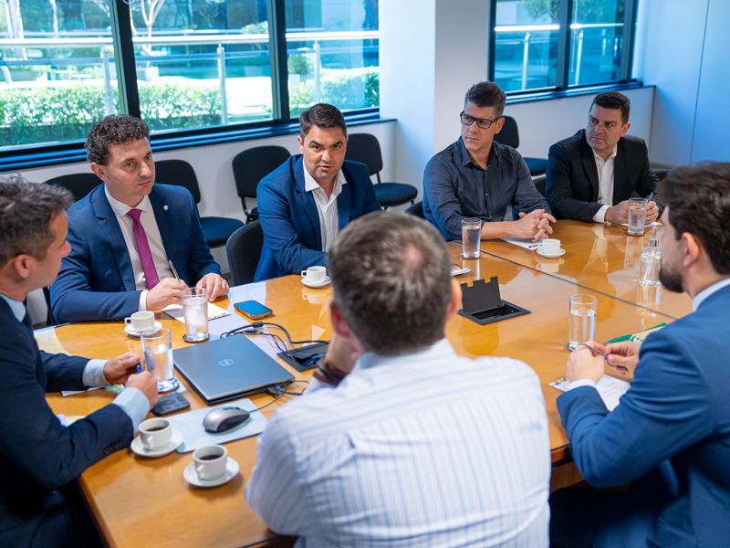 O prefeito de Itapema, Alexandre Xepa (PL), e bagrões do governo buscaram soluções para mobilidade de Itapema junto à ANTT, em Brasília