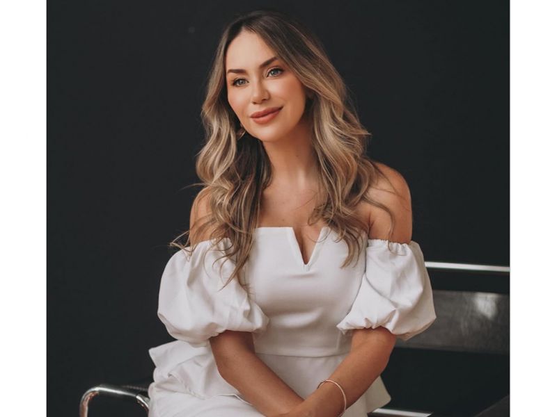 Nova revista - A revista Duo Litoral foi lançada na última semana em Balneário Camboriú. A revista é um braço da revista Duo Joinville, que faz bastante sucesso por lá. Na foto está a capa da primeira edição litorânea: a executiva da construção civil, Renata Baggio. (foto: Divulgação/Revista Duo)