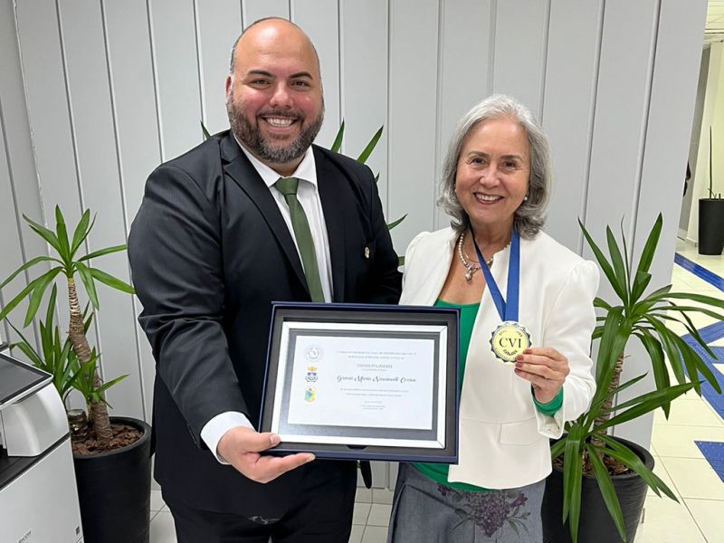 A dona Gracia Maria Nascimento Corrêa foi agraciada com o título de Cidadã Itajaiense. Quem fez a homenagem foi o vereador Cris Klaus (PRD), o serelepe