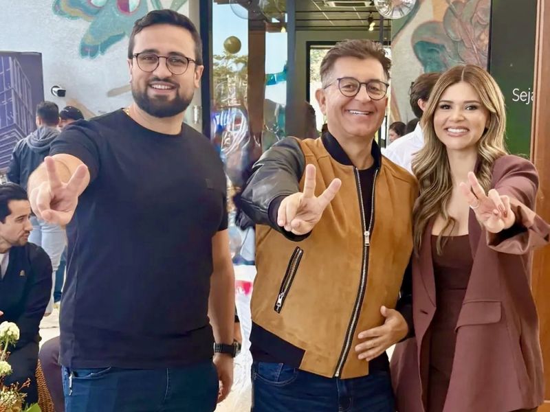 Rafael Kichner, Roderjan Volaco e Jessica Volaco Kichner, heads do Viva Park, em dia de comemoração