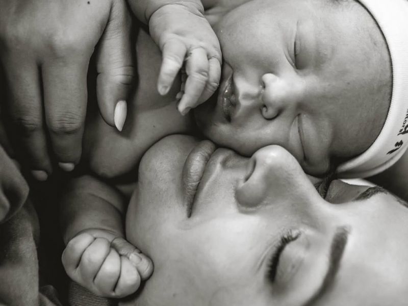 Completa 26 dias neste sábado a baby Esther, filha de Manoela e Boris Provesi, a netinha da Attela e do Provesi e irmãzinha do Arthur. Felicidades