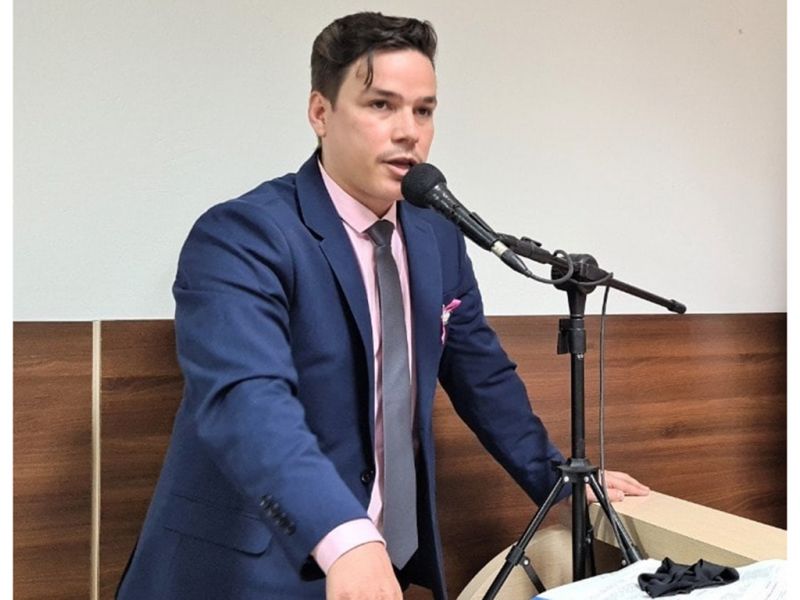 Caldeirão ferveu! Presidente da casa do povo dengo-dengo, em Navega City, vai fiscalizar UBS e leva empurrão de médico (foto: divulgação)