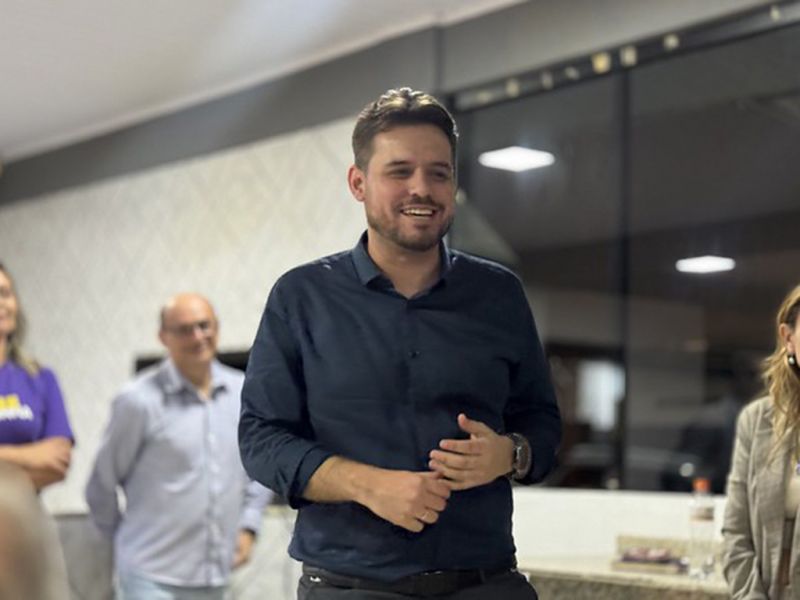 Mulherada lá! Encontro do Podemos pexêro reuniu o pré-candidato a deputado estadual, Osmar Teixeira (PSD?) e a pré-candidata a deputada federal, Paulinha da Silva (foto: divulgação)