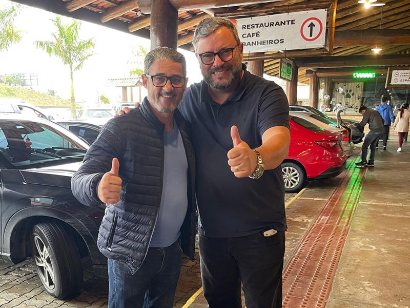 Dobradinha emedebista: Joãozinho Mattos (estadual) e Elcio Bisturi Kuhnen (federal) (foto: divulgação)