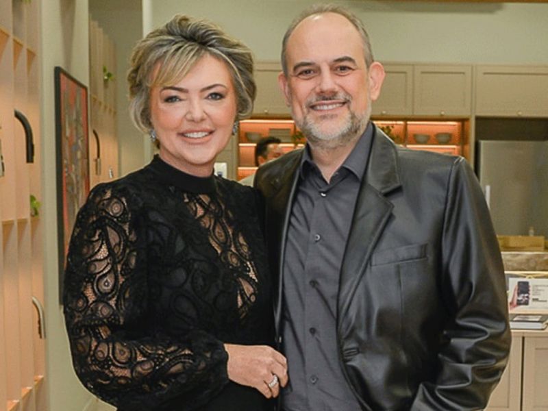 O casal Luana Flava e Márcio Moreal recentemente apresentou a convidados a nova unidade da Kohler em Itapema. A marca é líder mundial em louças e metais.