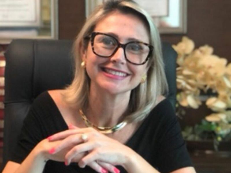 A minha ex-musa BBB, a Dom Quichata Anna Carolina (PSDB?), estaria fazendo exigências pra ir pro Republicanos