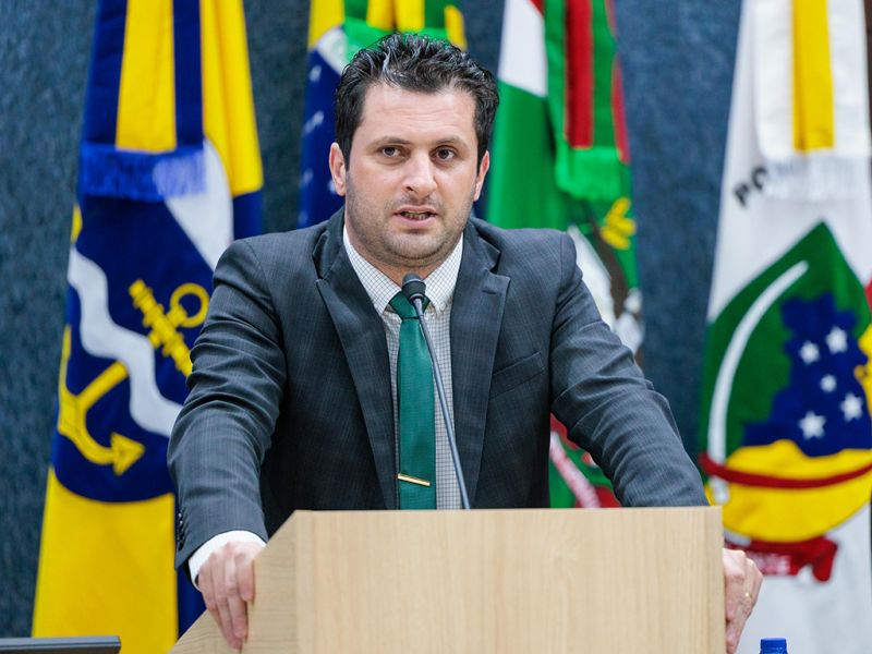 Presidente da piramidal pexêra, entisicado Fernando Pegorini (PL), quer um raio-x pra explicar a montoeira de atestados de radiologistas da Saúde (foto: divulgação)