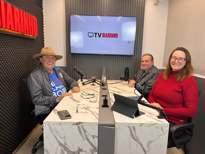 O prefeito de Camboriú, Leonel Pavan (PSD), participou do “Diz aí!” comandado pela jornalista Fran Marcon. Assista na TV DIARINHO, no YouTube e leia no jornal impresso no finde (foto: divulgação)