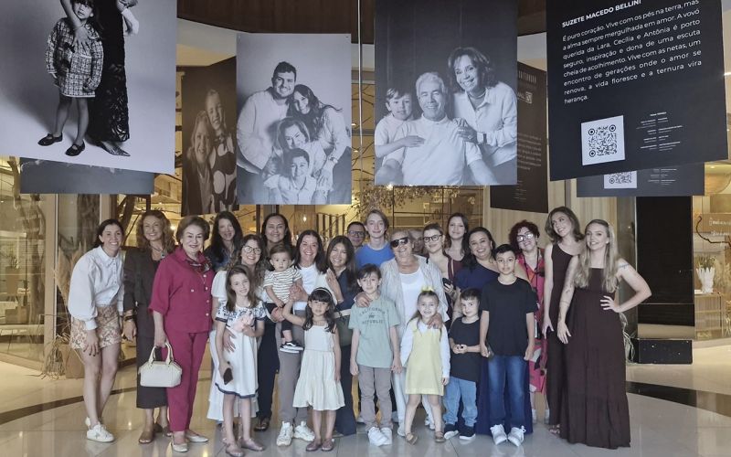 Retratos da Ternura - Um charmoso café preparado pela Poème, no último sábado, recebeu avós, filhos e netos para a abertura da exposição “Retratos de Ternura”, que está aberta à visitação até o final do mês de outubro no Brava Mall. Foi uma delícia!