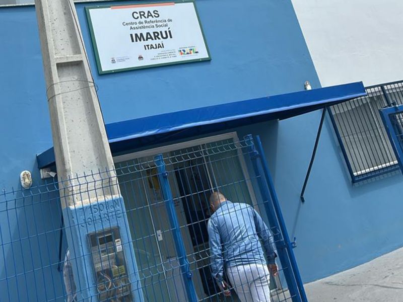 O secretário de Assistência Social de Itajaí, Léo Severino, continua fazendo um excelente trabalho. O Léo arrumou um local bacana pro CRAS do Imaruí e com o aluguel mais barato