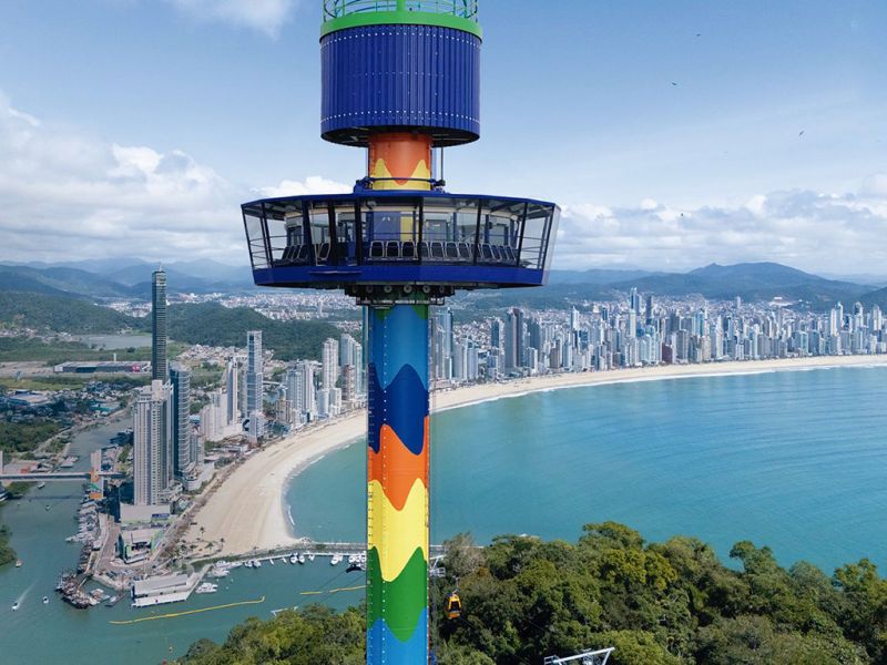Mais um baita equipamento do Parque Unipraias de BC será inaugurado nesta sexta-feira. Trata-se da Super Gyro Tower, uma torre que permite visualizar as belezas da Dubai brasileira de uma altura de 300 metros. Coisa de primeiro mundo