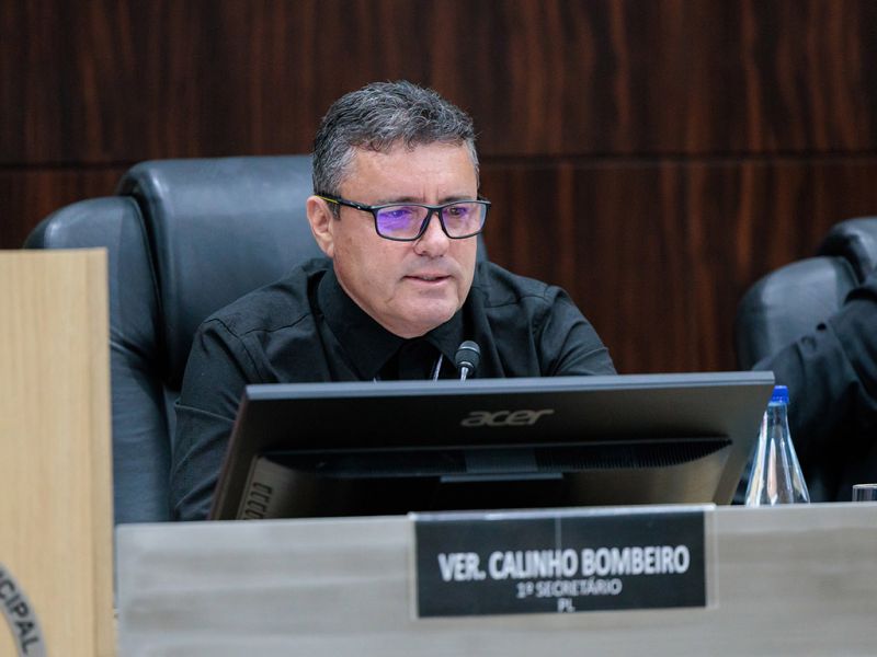 Que nível! Vereador Calinho Bombeiro (PL), da piramidal pexêra, em final de votação disse ,“ao vivo e a cores” ,que colega foi fazer cocô