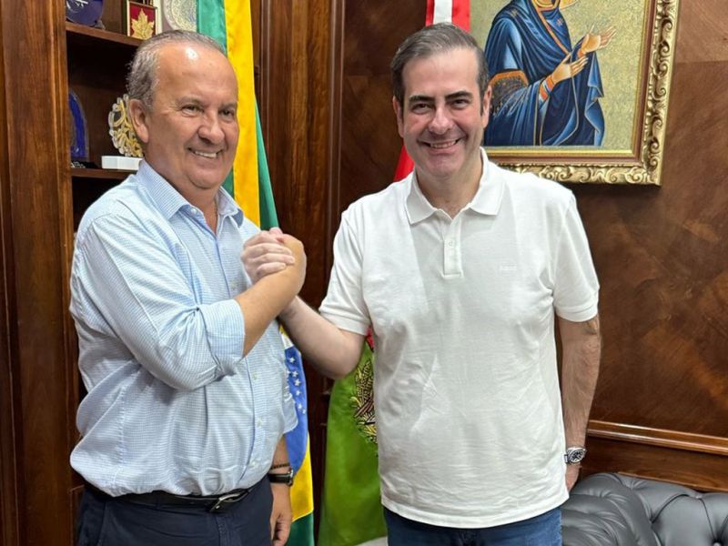 Governador Jorginho Mello (MDB) anunciou que seu vice na reeleição será do MDB. Presidente estadual do partido, Carlos Chiodini, o Xoxodine, afirma que uma aliança em 2026 é algo natural