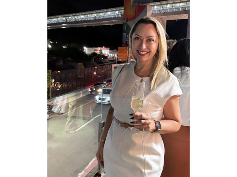 Nívia Medeiros, de Itajaí, durante evento social em Balneário Camboriú (foto: divulgação)