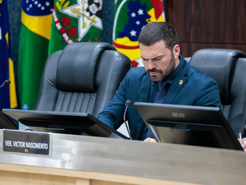 Vereador Victor Nascimento, o boneco Falcon (PL), quer ser candidato a deputado estadual na marra